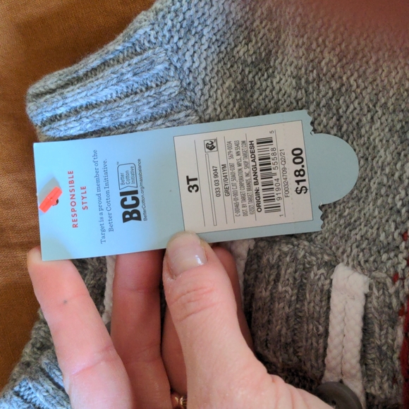 Matching sweaters - Picture 3 of 4